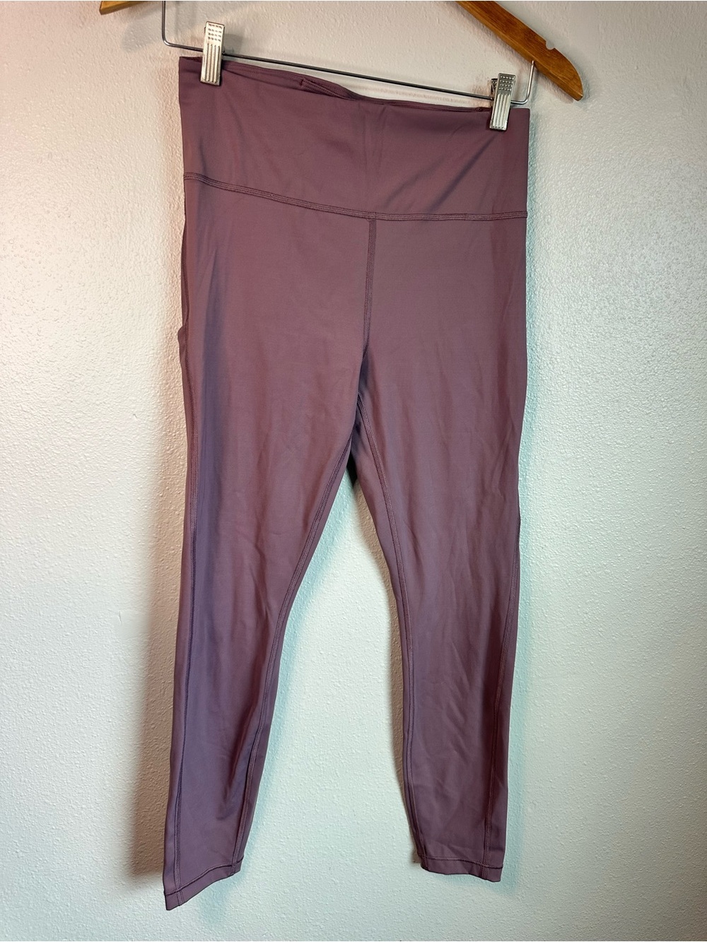 Athleta Ultimate Stash Pocket 7/8 Tight